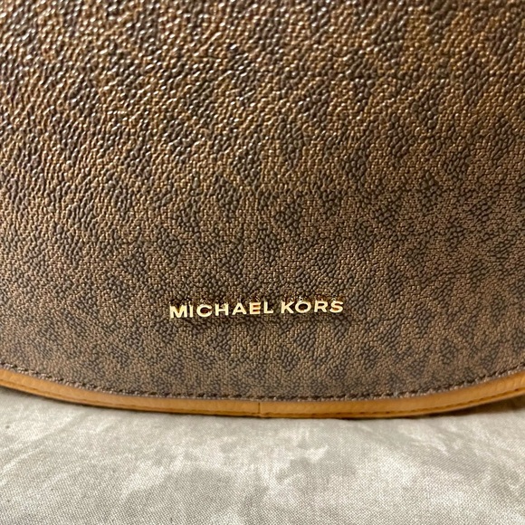 Pristine Condition Michael Kors Evie Large Leather Shoulder Bag - Picture 12 of 17